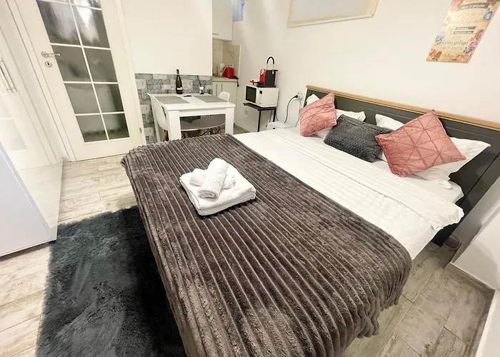 Prime 2 - Half Ground Level With Windows - Demisol *